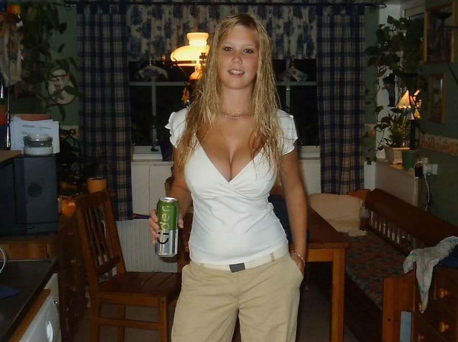 Smokin' hot blonde teen with big boobs