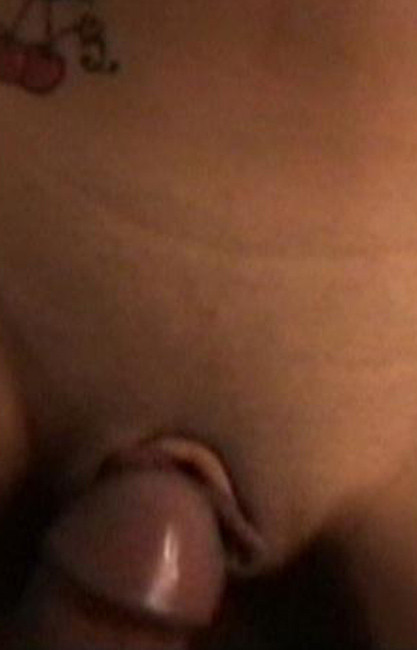 La célèbre Jessica Sierra suçant une bite dans une sex tape.
 #75410585