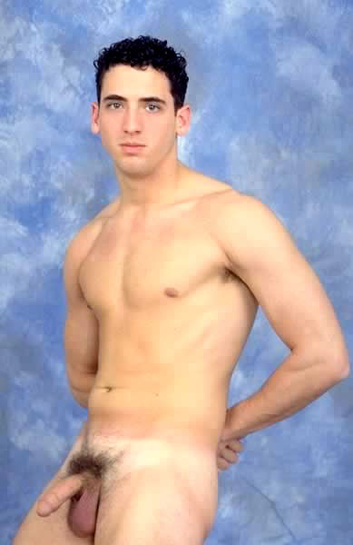 Joven sexy posando desnudo
 #77010439