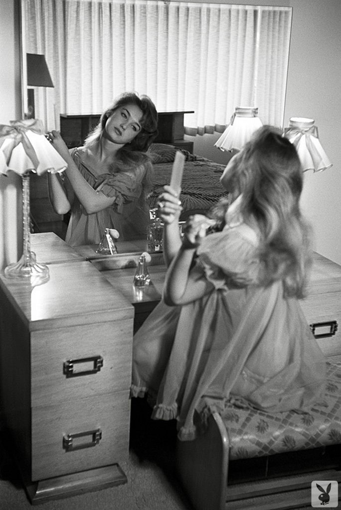 Miss janvier 1961 Connie Cooper
 #71393721