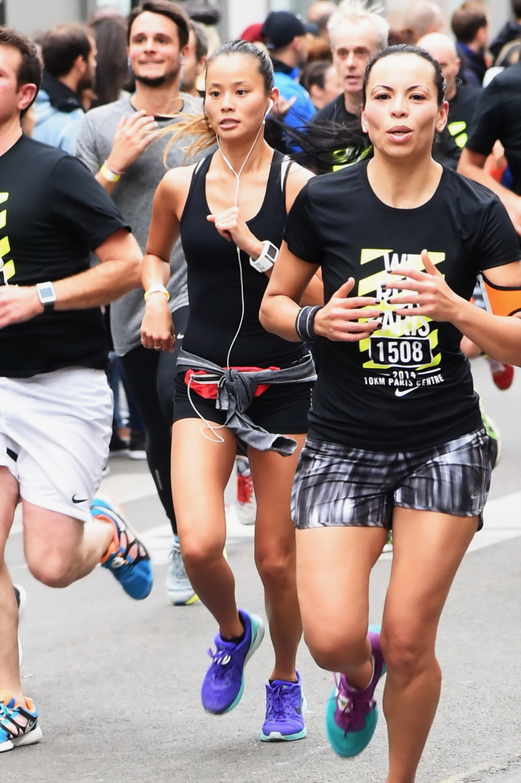 Jamie Chung wearing tiny black top and shorts while running in the Nike 10km Par #75184163