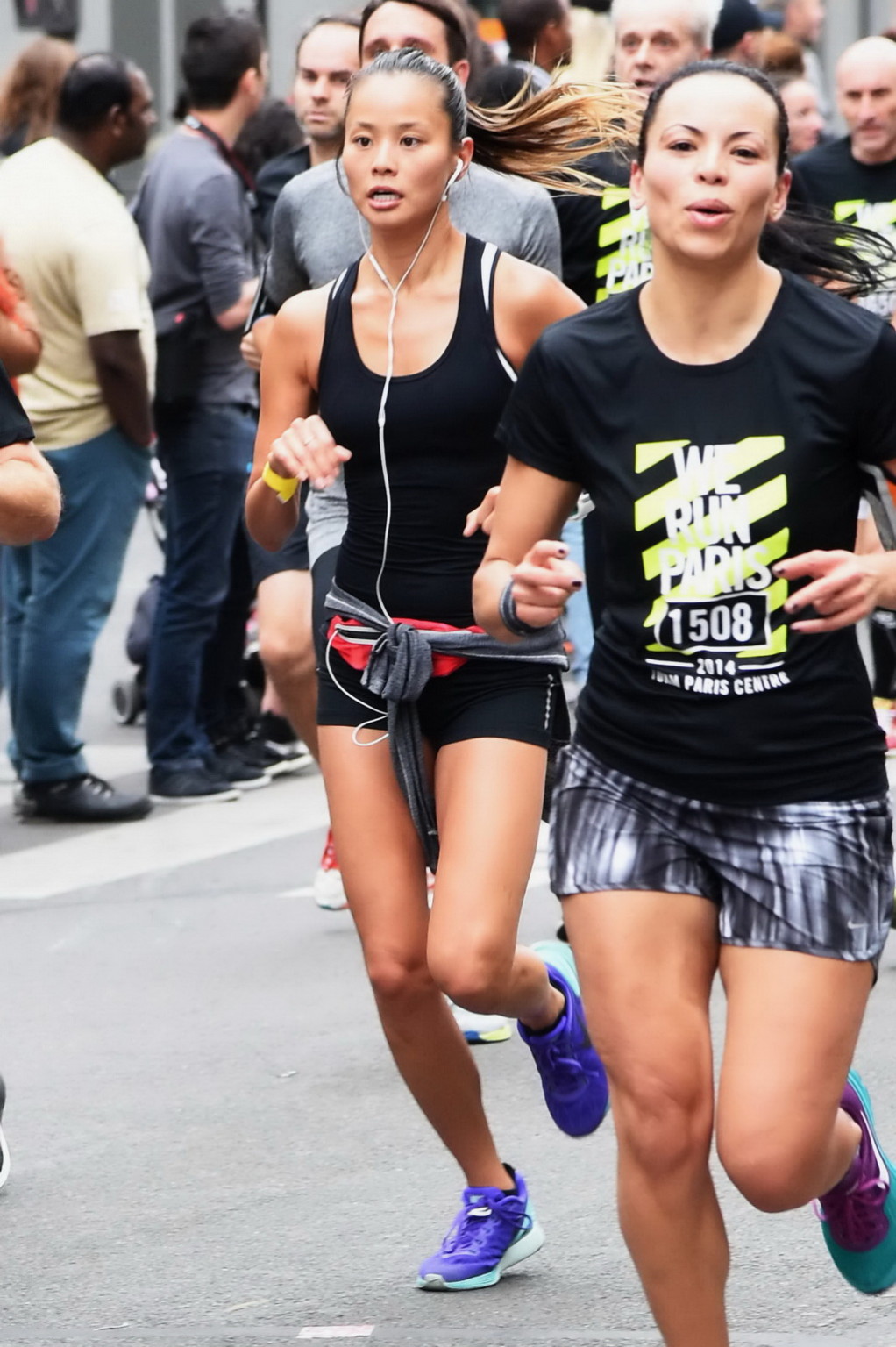 Jamie Chung wearing tiny black top and shorts while running in the Nike 10km Par #75184173