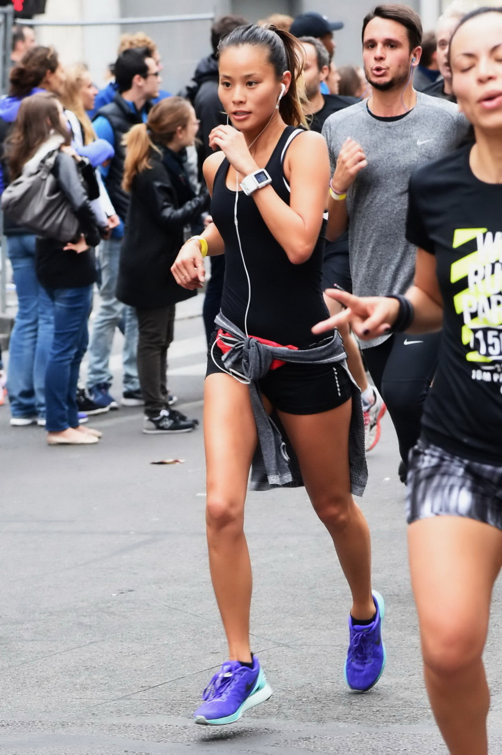 Jamie Chung wearing tiny black top and shorts while running in the Nike 10km Par #75184180