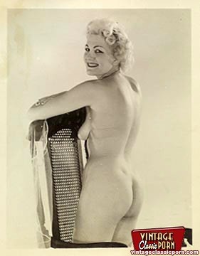 Vintage blonde nackte Frauen posieren sexy Bilder
 #67800847