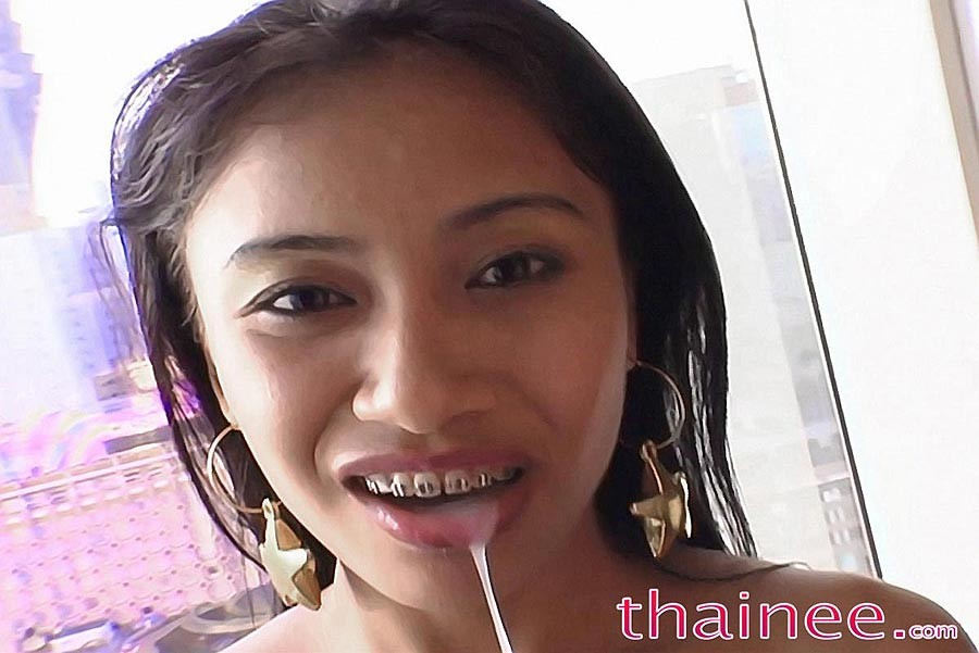 Thai teen Mädchen in den Arsch gefickt
 #69169138