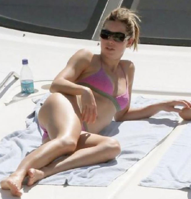 Celebrity Jessica Biel showing her amazing ass in sexy bikini #75400285