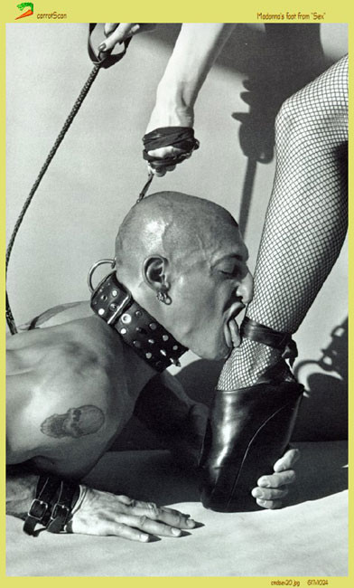 Popluar-Sängerin Madonna zeigt nackten Körper
 #75433917