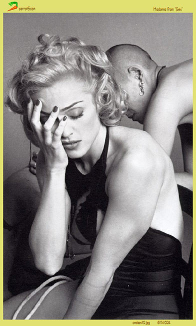 Popluar-Sängerin Madonna zeigt nackten Körper
 #75433949