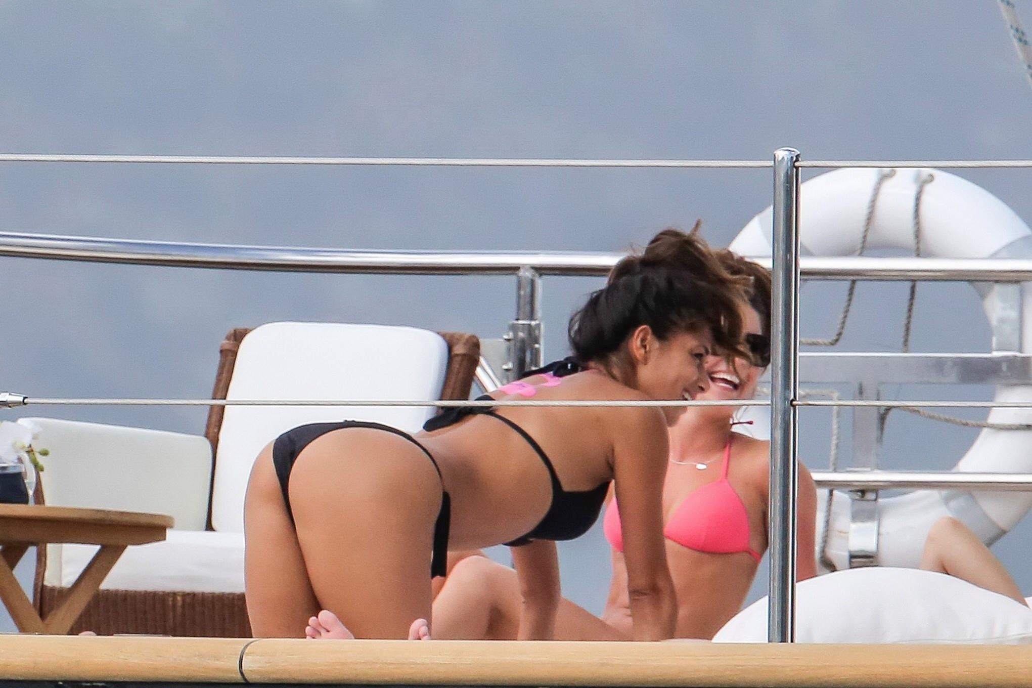 Nicole scherzinger mostra il suo corpo in bikini su uno yacht a Monte Carlo
 #75195416