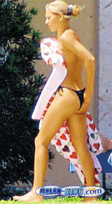 Anna Kournikova paparazzi ass in tight bikini #75425071