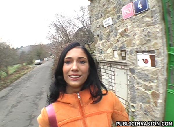 Ella parecía vieja moda
 #78865999