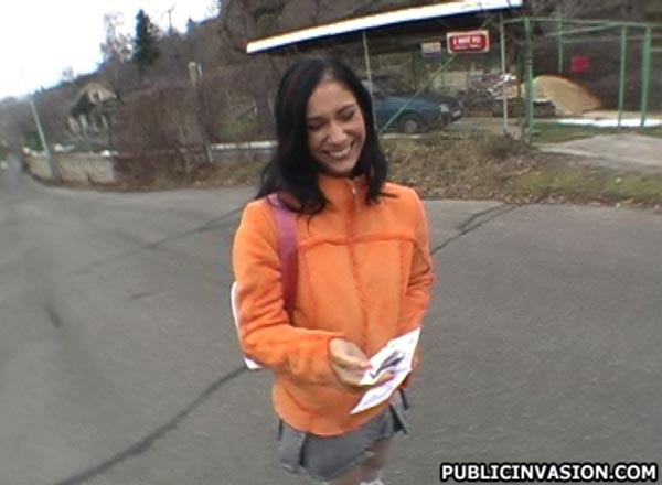 Ella parecía vieja moda
 #78866006