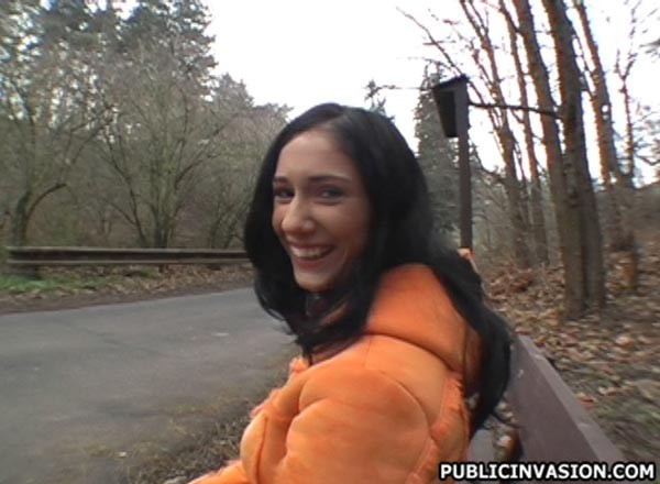 Ella parecía vieja moda
 #78866022