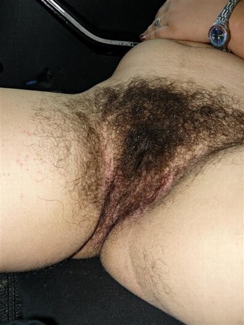 very hairy amateurs poser