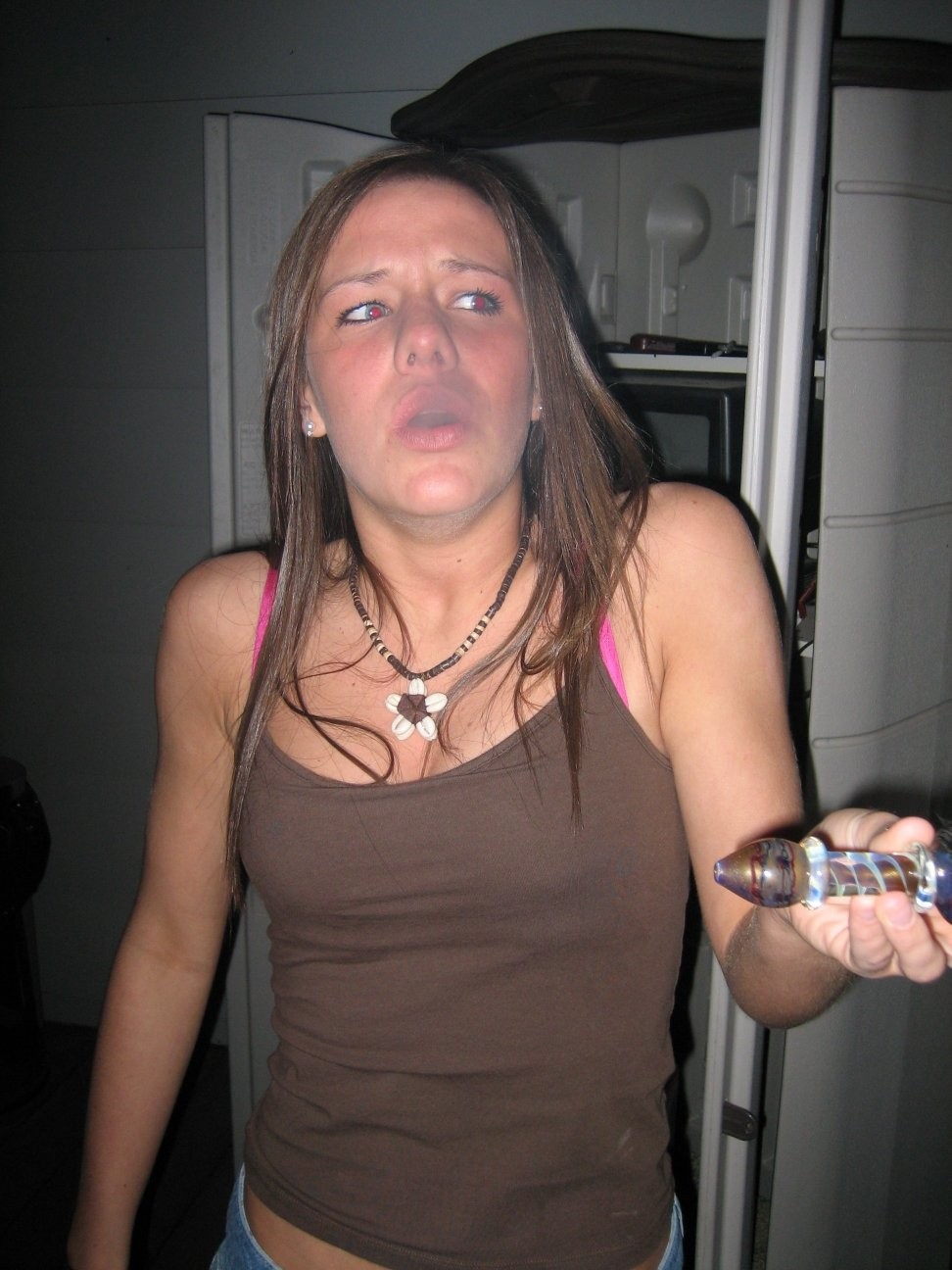 酔っぱらった女子大生がパーキーなおっぱいを見せるクレイジーなティーン・スウィーティーズ
 #76400661