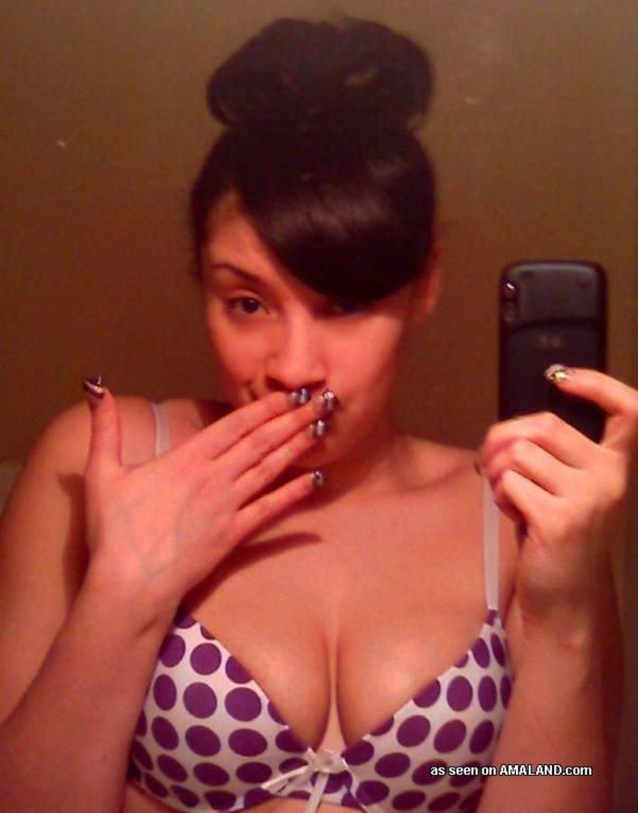 Sammlung eines vollbusigen spanischen Babe Camwhoring zu Hause
 #67633818