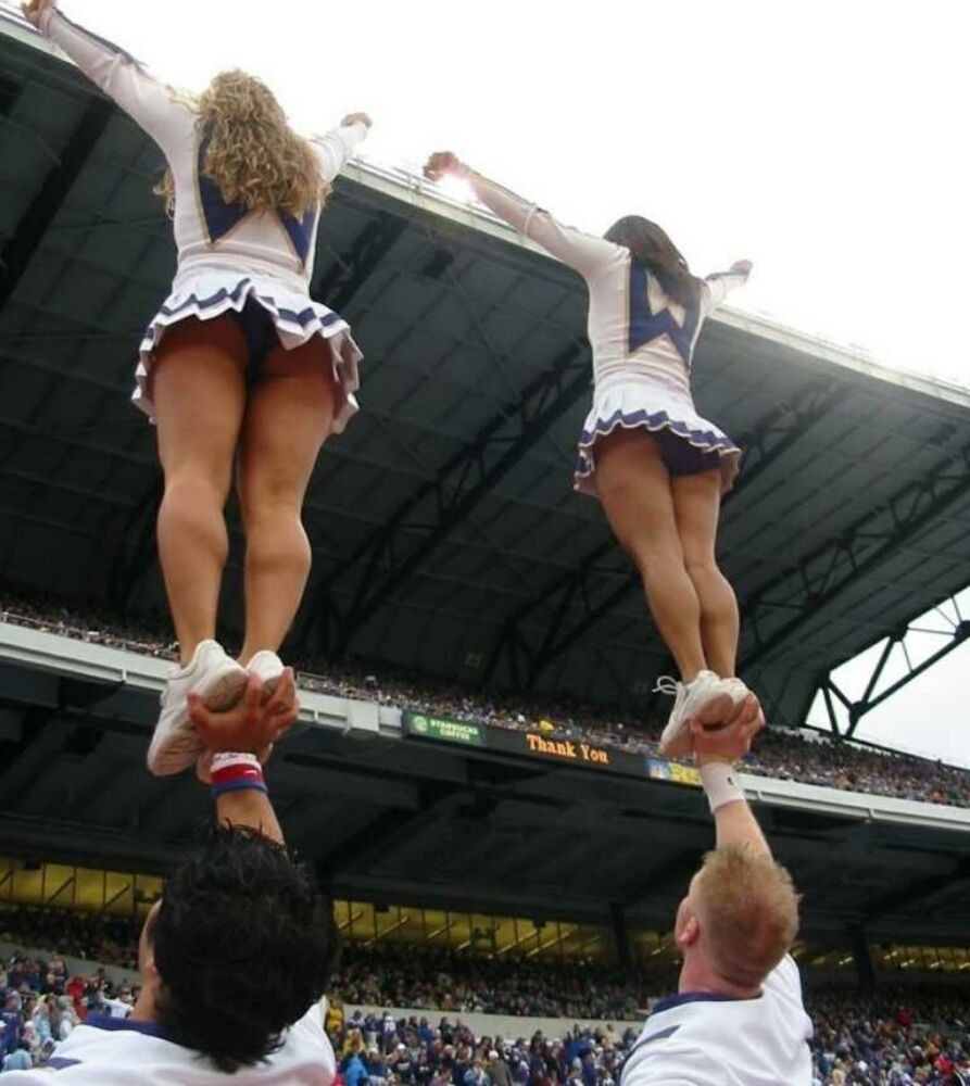 Teenie cheerleader gfs posando y follando
 #75463211