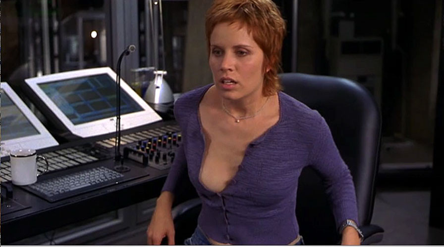 Kim Dickens che mostra le sue belle tette grandi in scene di film nudo tappi
 #75402208
