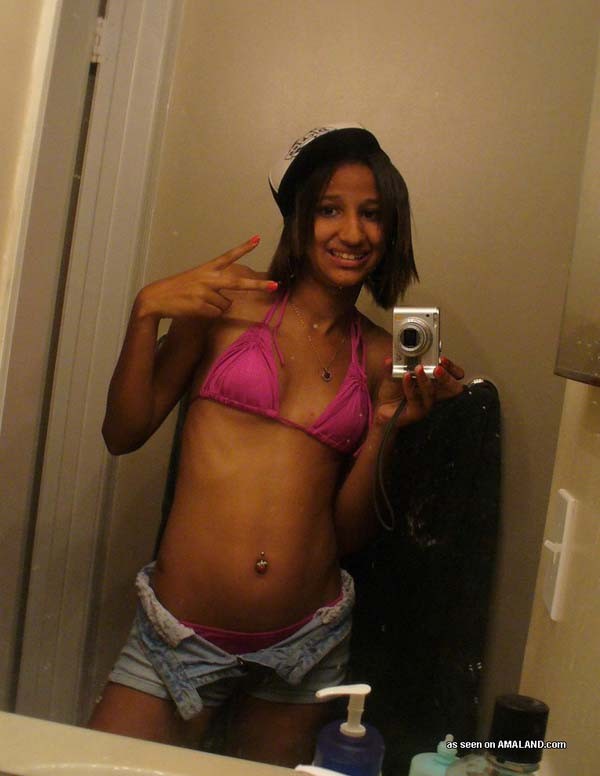 Photo compilation of an amateur mulatto hottie's selfpics #68236626