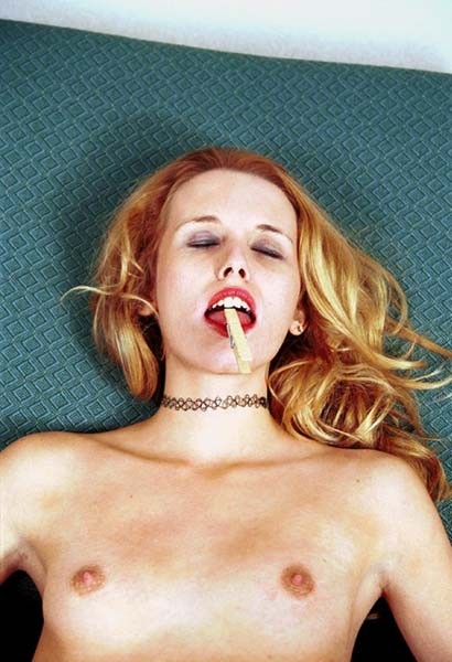 Puta masoquista deliciosamente torturada
 #72227736