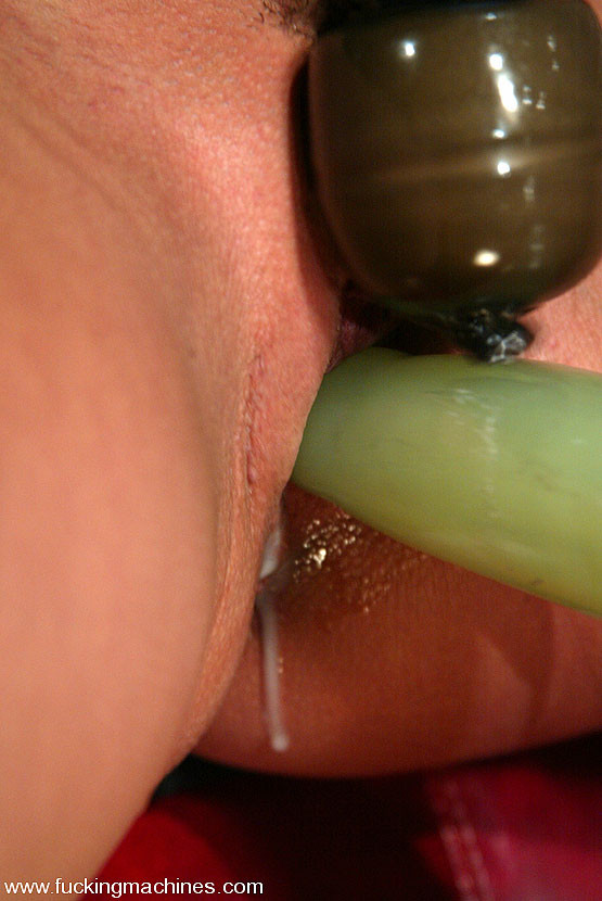 Jenaveve jolie intenta un poco de mierda coño con las máquinas
 #76250768