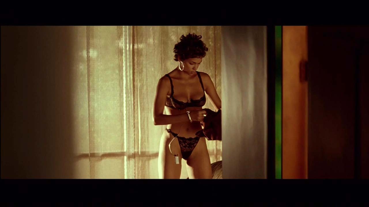 Halle Berry showing her nice big boobs and posing sexy in lingerie #75321024
