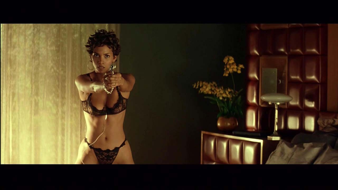 Halle Berry showing her nice big boobs and posing sexy in lingerie #75321058