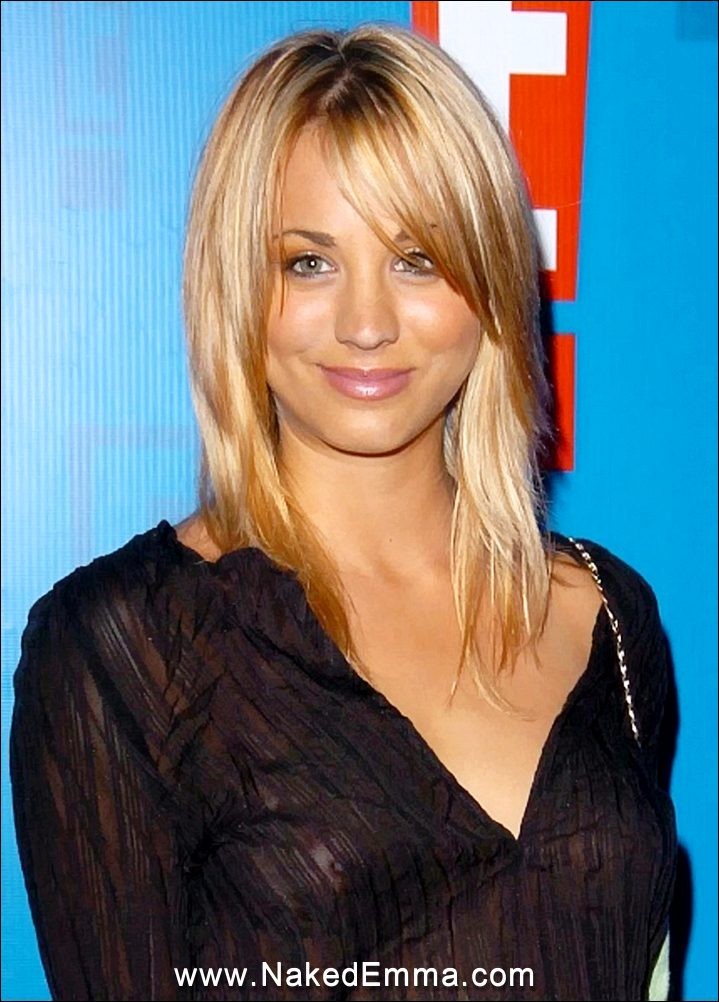 Kaley Cuoco  see her nice tits through top #75190086