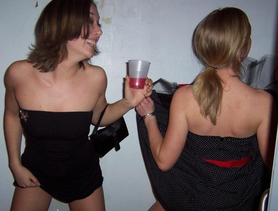 Amateur intoxicated GFs in a party #77108788