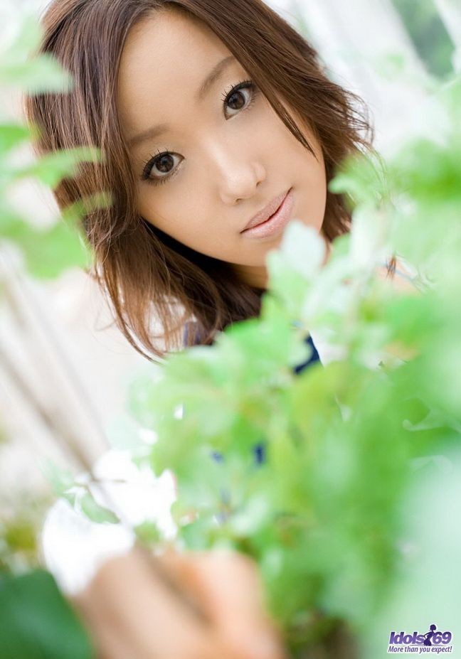 Petite japanese cutie jun zeigt ihre Titten und Muschi
 #69765772