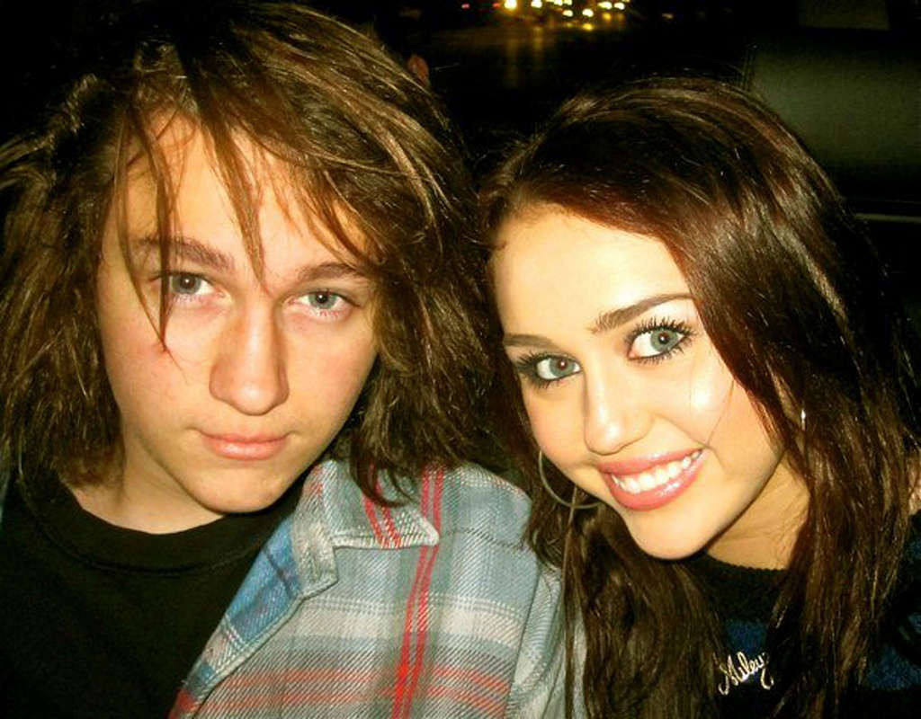 Miley Cyrus、プライベート写真でホットでセクシーな姿を披露
 #75361757