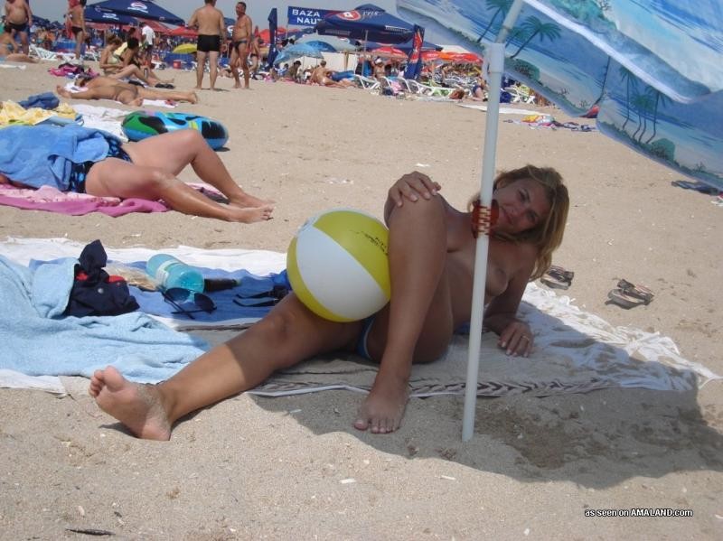 Gallery of a topless blonde housewife at the beach #75455537