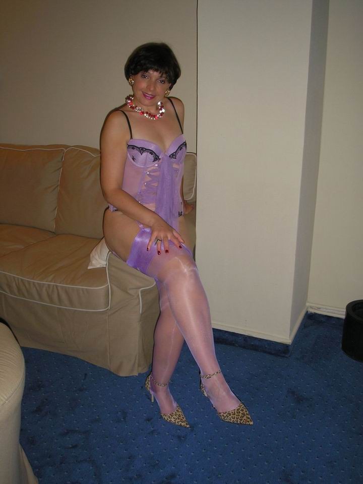 Amateur housewife Nathalie posing in lingerie #75733775