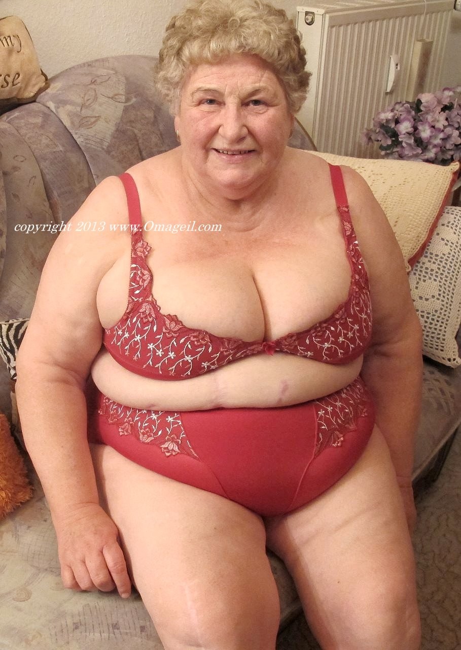 Busty naked old woman have fun #67166553