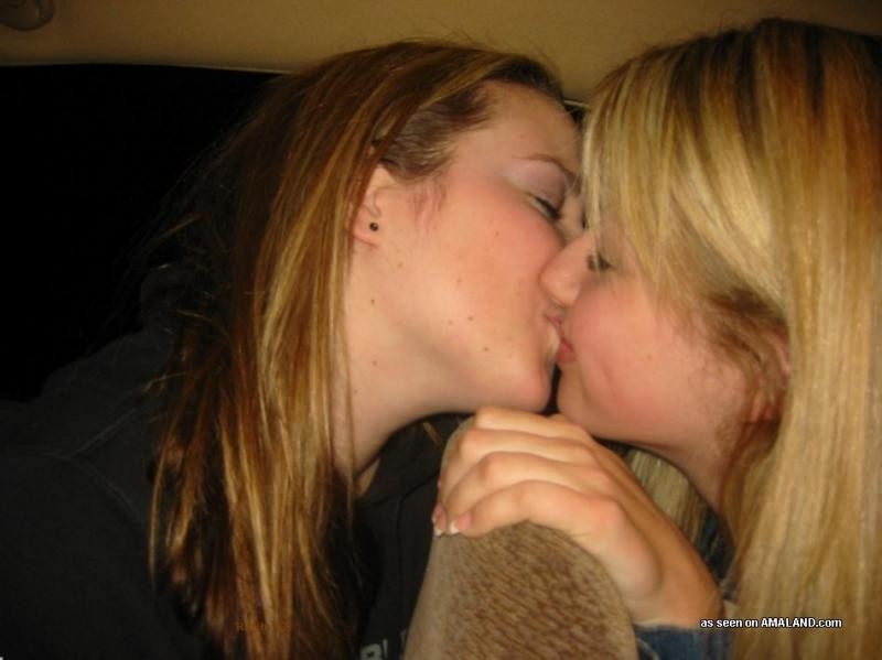 Compilation of naughty lesbo lovers having fun on cam #77031160