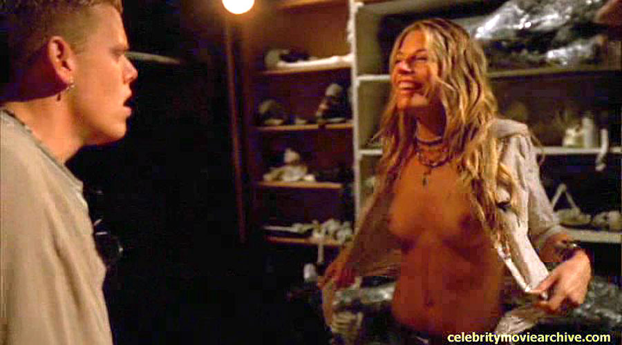 Andrea bogart zeigt ihre schönen großen Titten in einigen nackten Filmkappen
 #75388630