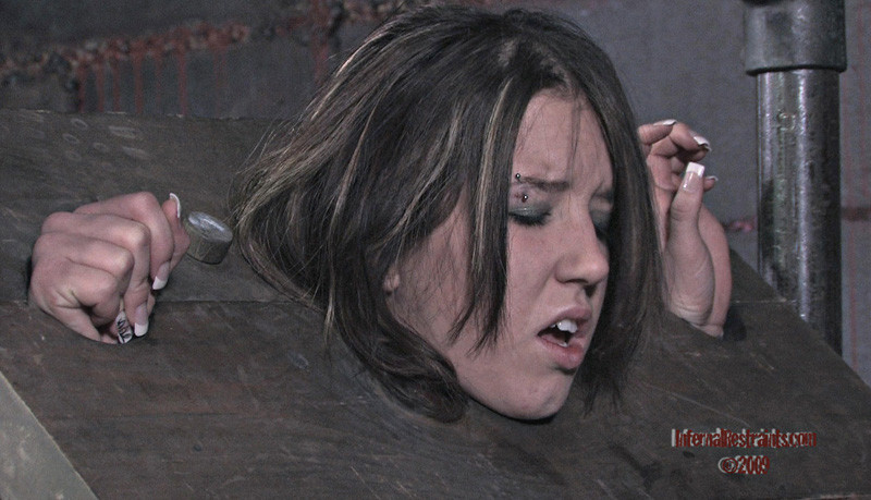 残酷で奇妙なハードコア・セックス
 #69081812