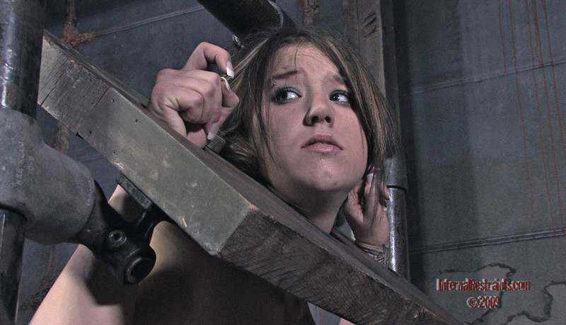 残酷で奇妙なハードコア・セックス
 #69081911