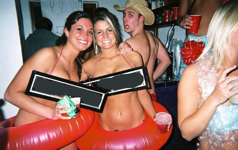 Freche betrunkene Babes auf wilden Partys oben ohne und blinkend
 #76396813