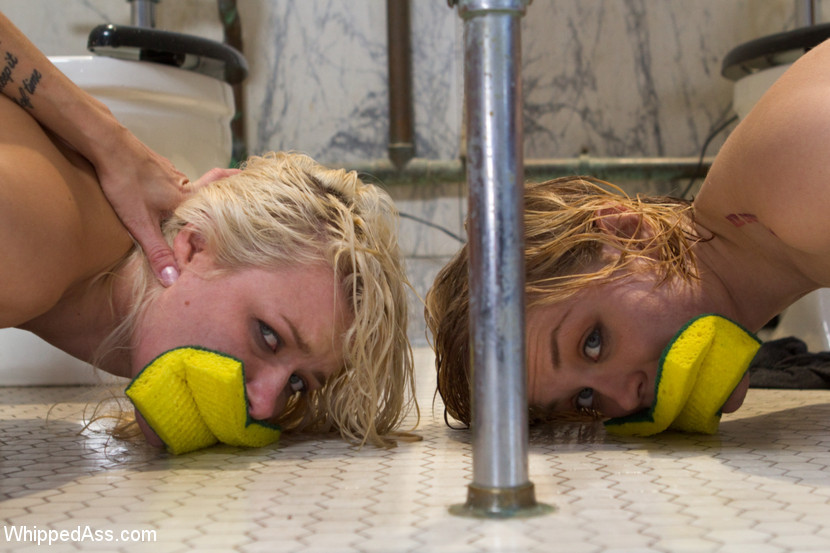 Böse Mädchen Isis Love und Gia Dimarco machen sich auf den Weg, um zu ficken, zu zerstören und lesbisch zu dominieren
 #72017879