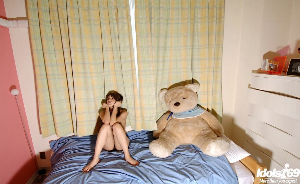 Petite Asian drops panties to play with teddy bear #69900068