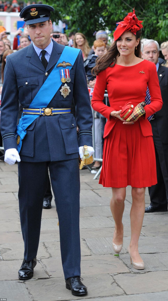 Kate Middleton plays field hockey in pangbourne #75247087