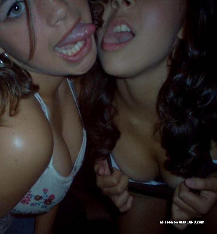 Geile wilde Lesben lecken Lippen Amateur Fotos
 #68182965