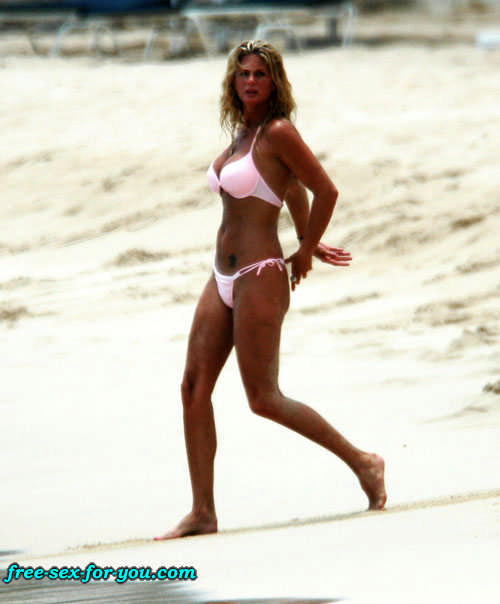 Rachel Hunter sunbathing in topless and bikini paparazzi pics #75436439