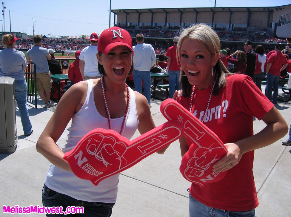 Pictures of teen Melissa Midwest going out to a ball game with her friend Jacky #54403151