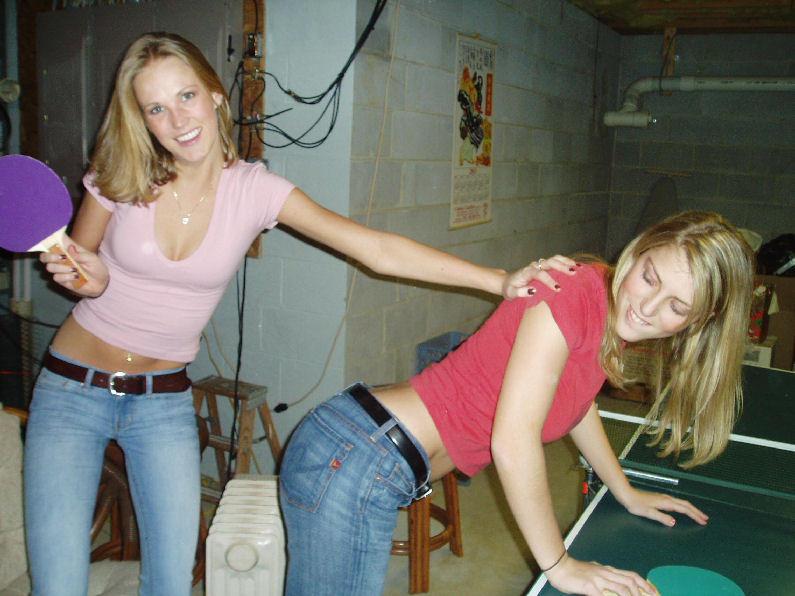 Photos d'amies amatrices chaudes en train de se prostituer devant la caméra
 #60850691