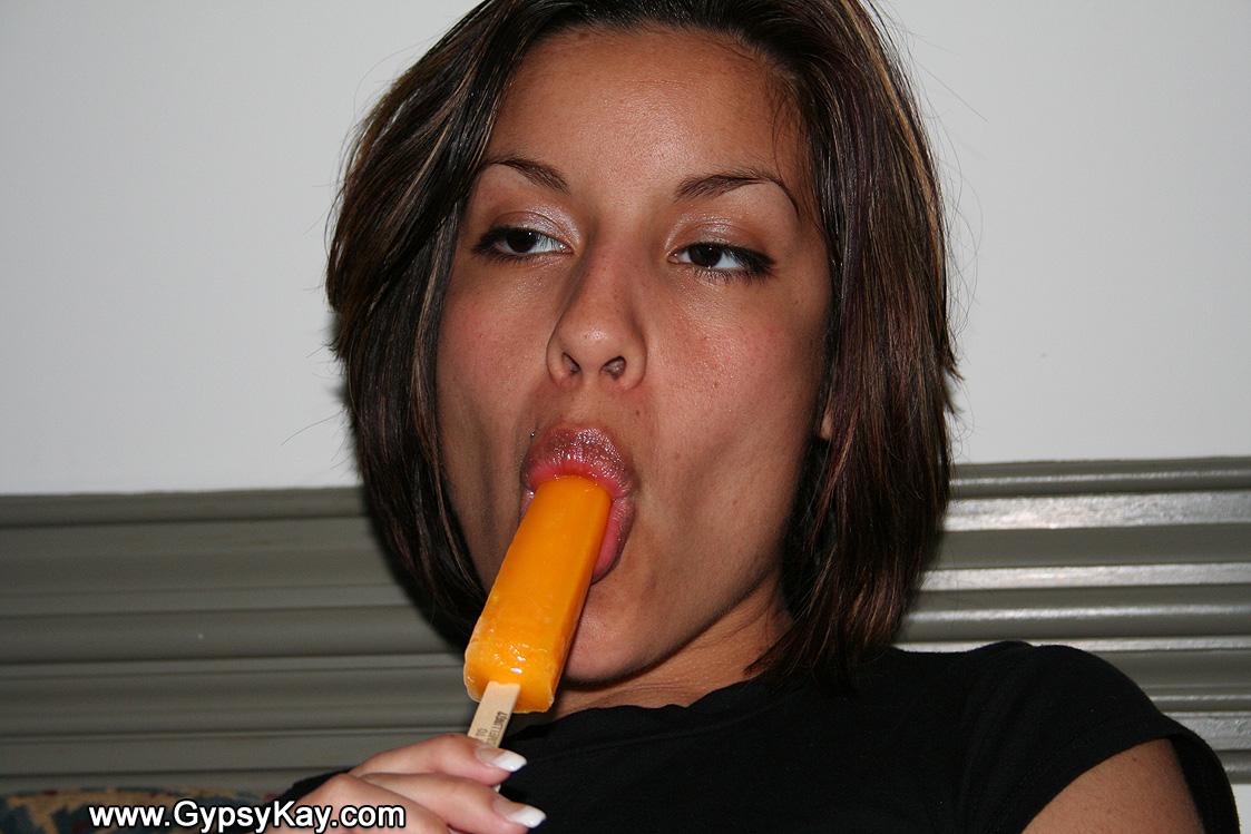 Pictures of teen Gypsy Kay putting something hard in her mouth #54593384