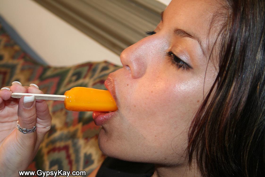 Pictures of teen Gypsy Kay putting something hard in her mouth #54593471