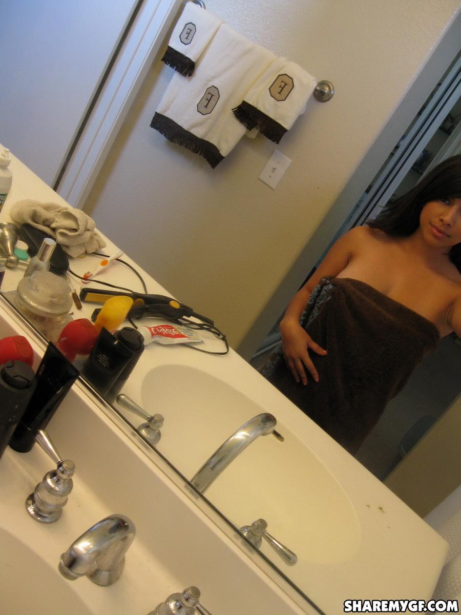 Busty latina layla rose nimmt einige selfies von ihren großen Titten
 #58863063