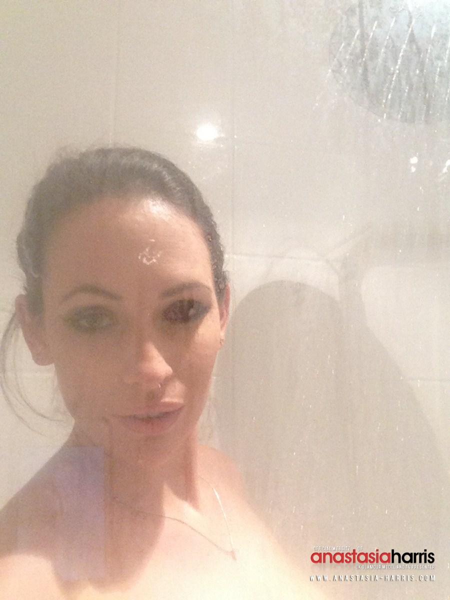 Anastasia Harris lädt Sie ein, mit ihr eine heiße Dusche zu nehmen
 #53125038